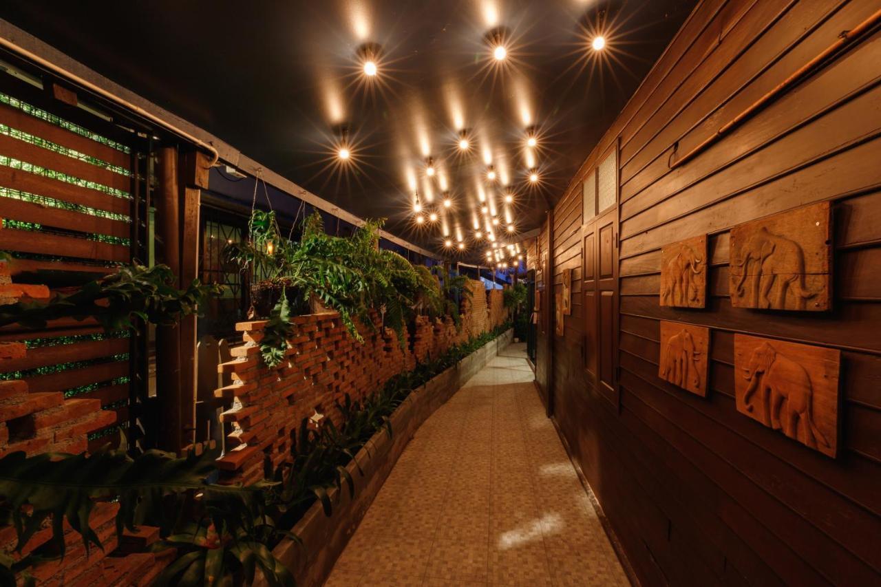 Hostel Ilili House Čiang Mai Exteriér fotografie
